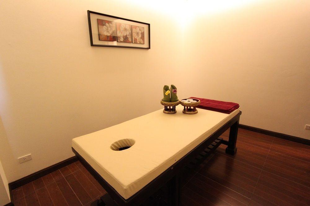 S Tara Grand Hotel Surat Thani Exterior photo